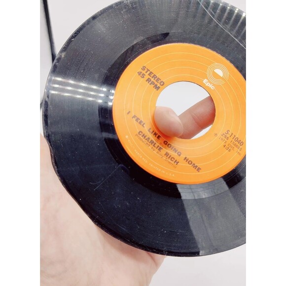 Vintage 1973 Charlie Rich I Feel Like Going Home Epic Record 45 RPM 7” RC401 70s - Picture 8 of 9